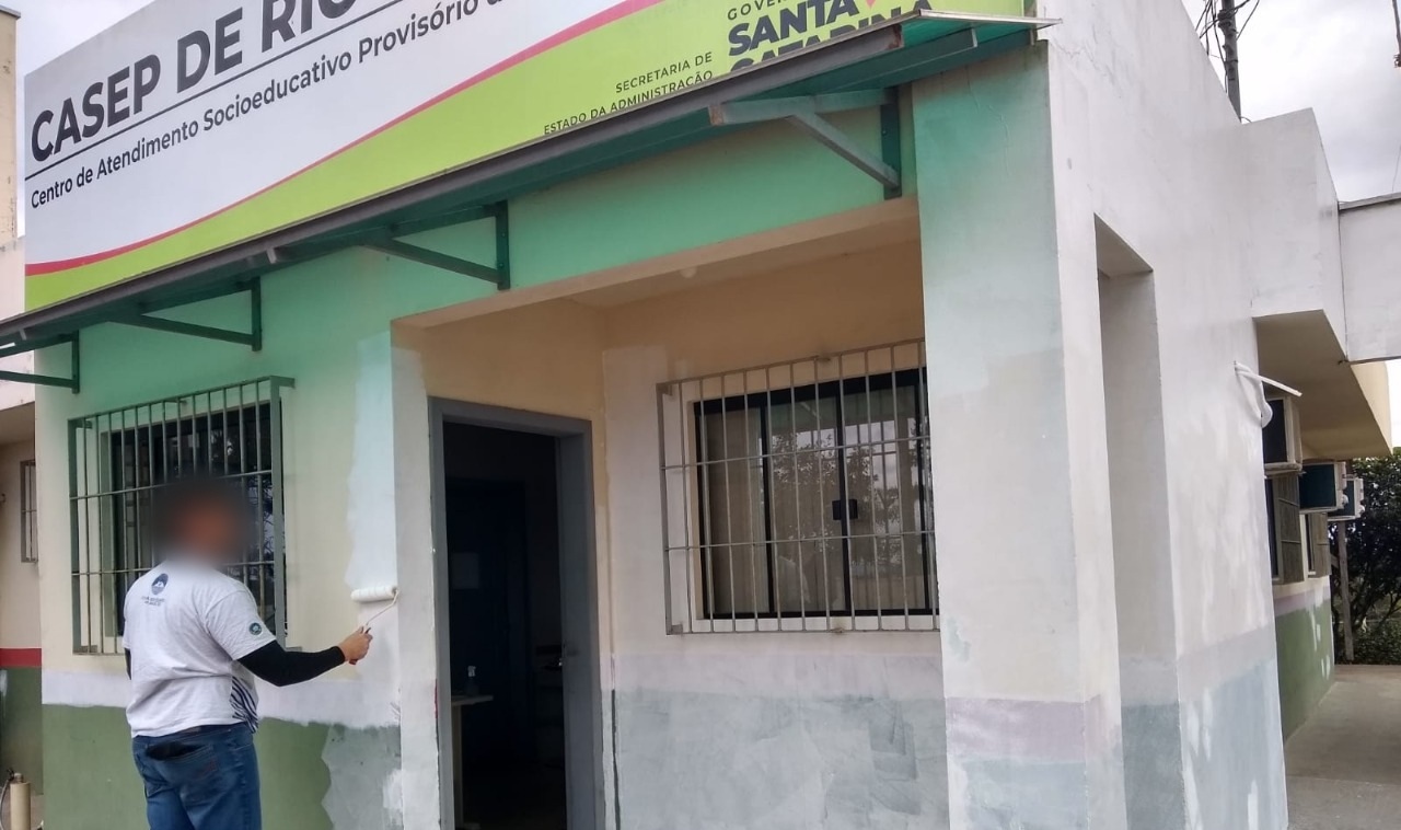 No momento, você está visualizando CURSO DE PINTURA NO CASEP DE RIO DO SUL