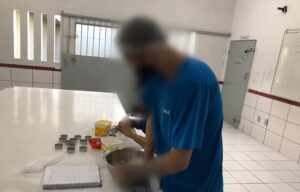 Leia mais sobre o artigo CONFECÇÃO DE EMPADINHAS DE FRANGO NO CASEP DE JOINVILLE