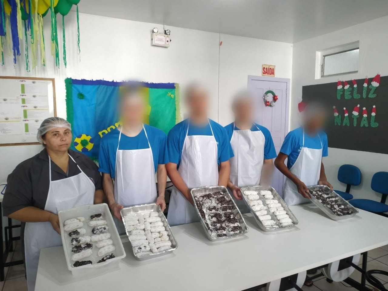 Leia mais sobre o artigo BOLACHA PINTADA DE NATAL NO CASEP DE SÃO JOSÉ DO CEDRO