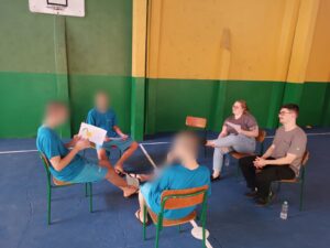 Leia mais sobre o artigo OFICINA DE DESENHO E REFLEXÃO SOBRE SAÚDE MENTAL NO CASEP DE BLUMENAU