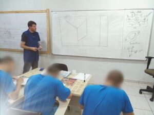 Leia mais sobre o artigo SOCIOEDUCANDOS PARTICIPAM DE OFICINA DE DESENHO TÉCNICO NO CASE DE CURITIBANOS
