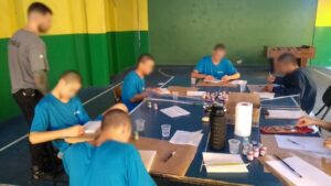 Leia mais sobre o artigo PINTURA EM TELA COMO EXPRESSÃO CRIATIVA NO CASEP DE BLUMENAU