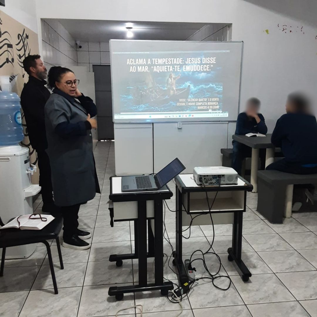 No momento, você está visualizando DEVOCIONAL NO CASE CURITIBANOS TRABALHA FÉ, CONFIANÇA E FORTALECIMENTO EMOCIONAL